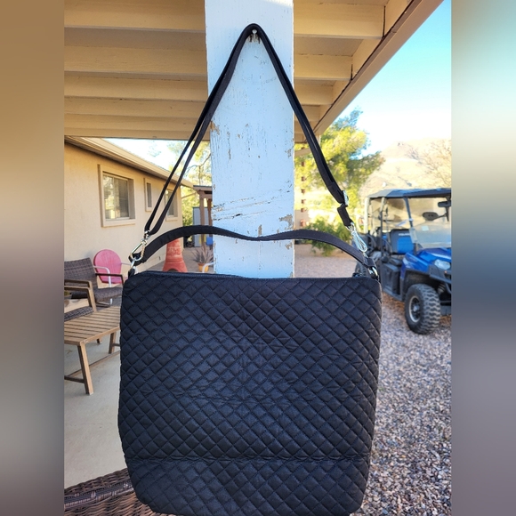 Vera Bradley Black Quilted Oversized Hobo Shouler/Crossbody Bag. - Picture 4 of 16